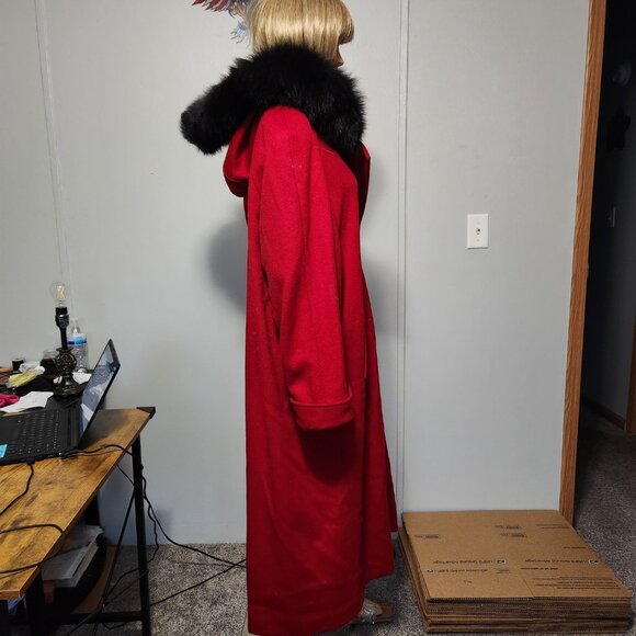 #705 L/XL Wool blend f/l cpat, fox fur trimmed hood - Picture 5 of 5